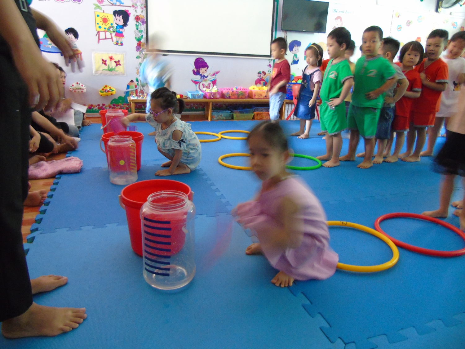 Hoạt động vui chơi của các bé trường MN 7/5